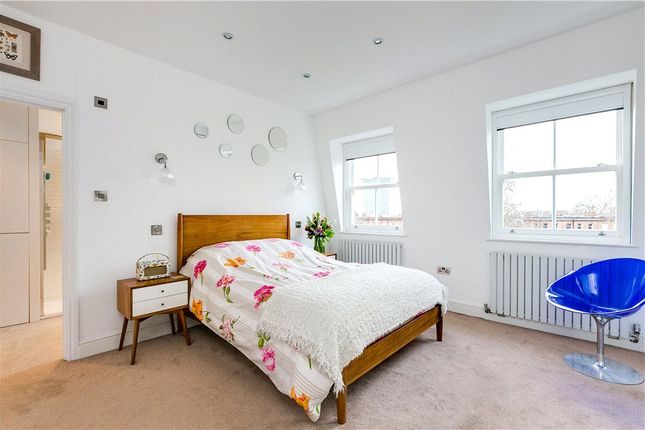 Flat for sale in Nevern Square, Earls Court, London