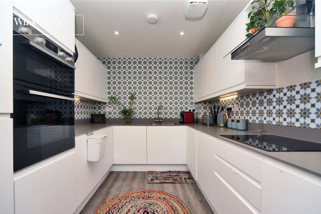 10, Villiers Court, 37, Cheam Road, Surrey photo 2