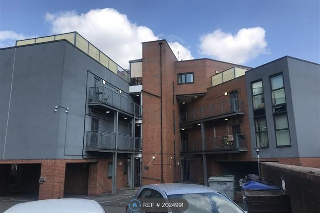 Flat to rent in Old Church Court, Salford M5