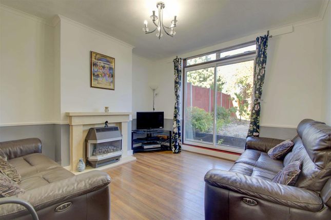 32, Denziloe Avenue, Hillingdon photo 4