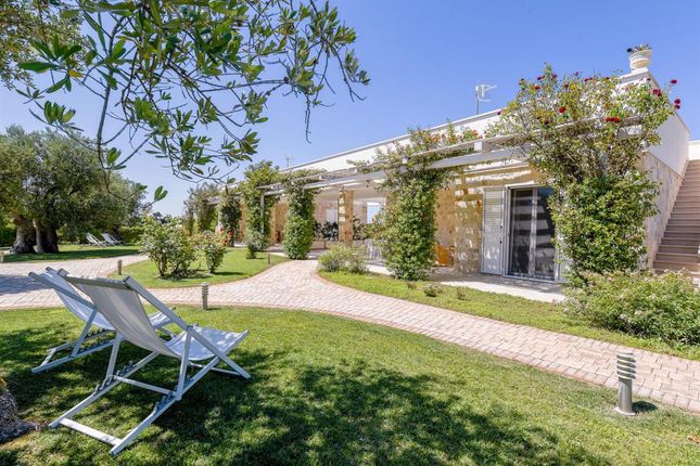 Villa for sale in Conversano, Bari, Puglia, Italy, Viale Soccorso, Conversano, Bari, Puglia, Italy