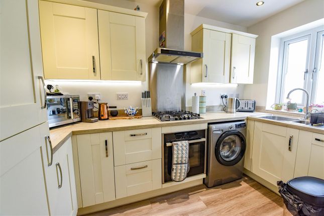 3, Goldfinch Edge, Dursley photo 4