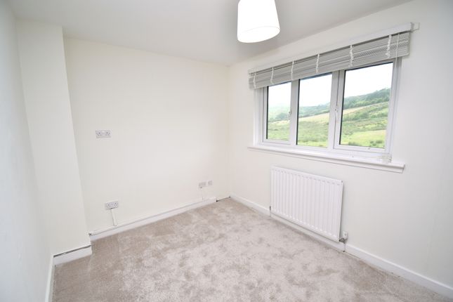92, Drumillan Hill, Greenock photo 4