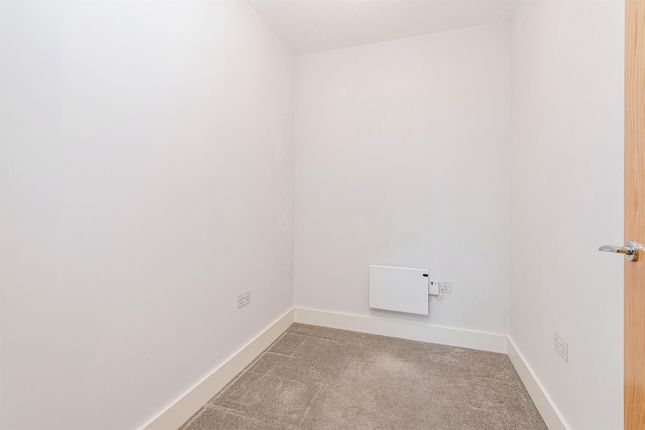 Flat for sale in Glebe Mount, Pudsey