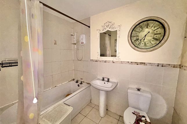 85, Rock Lane East, Merseyside photo 4