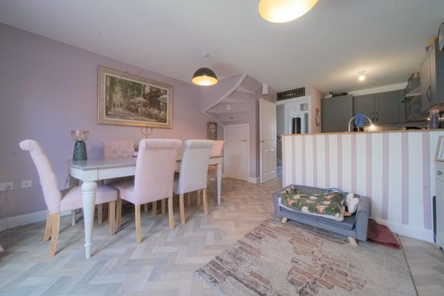 27A, Basil Drive, Melksham photo 3