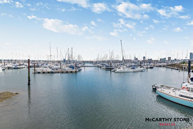 1-bed flat on 9 Viewpoint, Harbour Road, Gosport, £210,000
