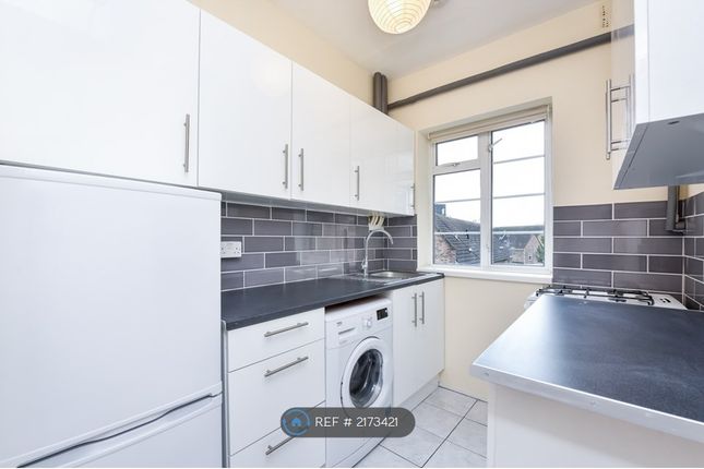 Flat to rent in Dover Court, London