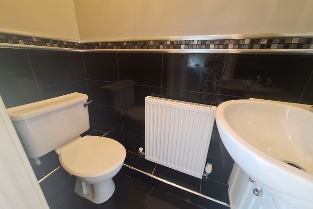 41, Tom Paine Close, Leicester photo 2