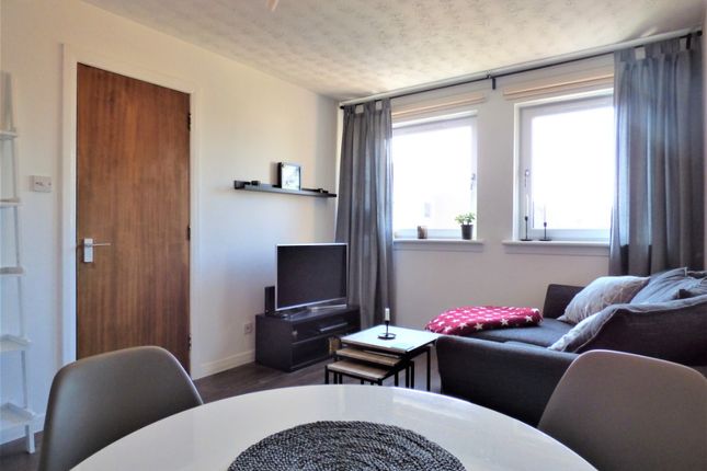 Meadowfield Court, Willowbrae, Edinburgh, EH8 7NA, Edinburgh photo 2