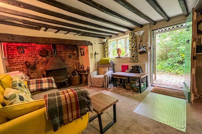 Ivy Cottage, Standard Hill, NINFIELD photo 3