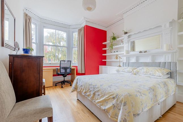 23B (1st floor), Burton Road, Kilburn, London photo 4