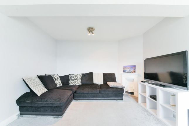 Flat for sale in London Road, North Cheam, Sutton