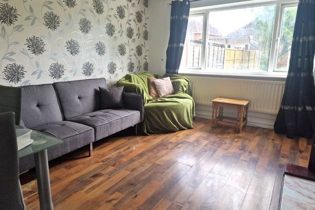 310, Kitchen Lane, Wolverhampton photo 4