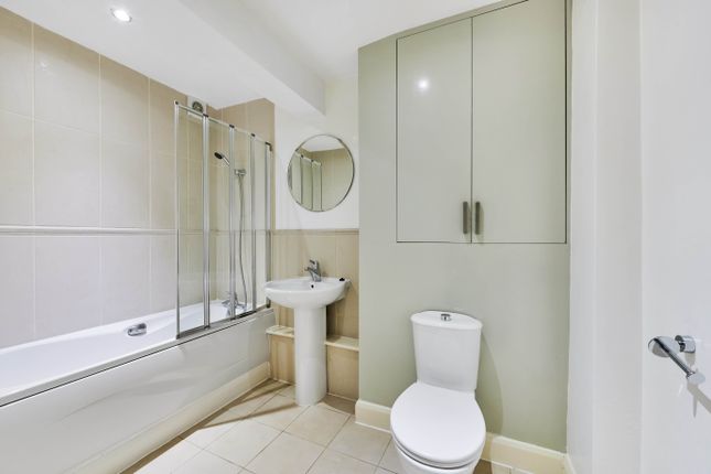 Flat for sale in Slievemore Close, London