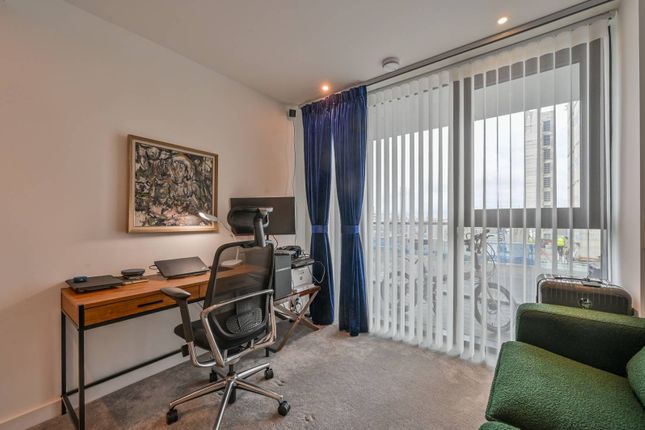 Flat for sale in Merino Gardens, Wapping