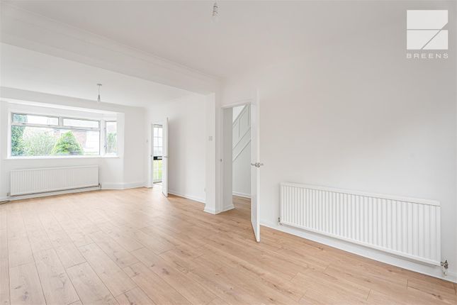 13, Betoyne Avenue, Highams Park, London photo 3