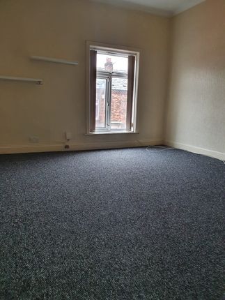 11 Windsor Grove, Heaton Bolton photo 5