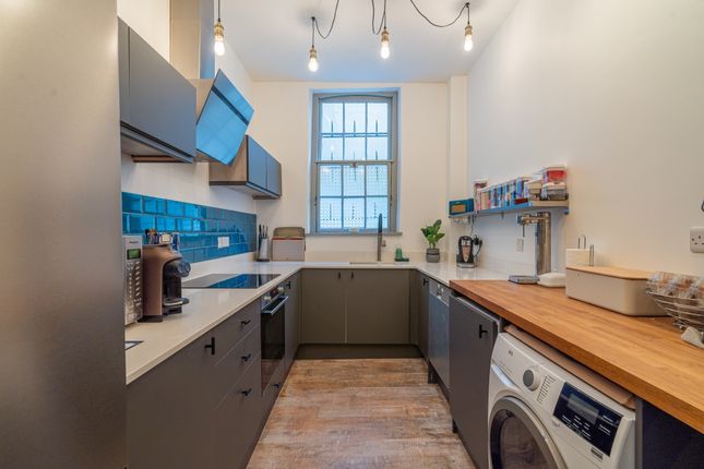 Flat for sale in High Street, Wallingford