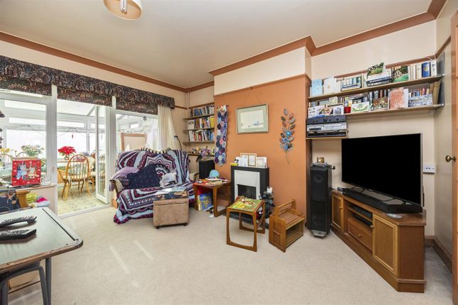 27, West Park Lane, Worthing photo 3