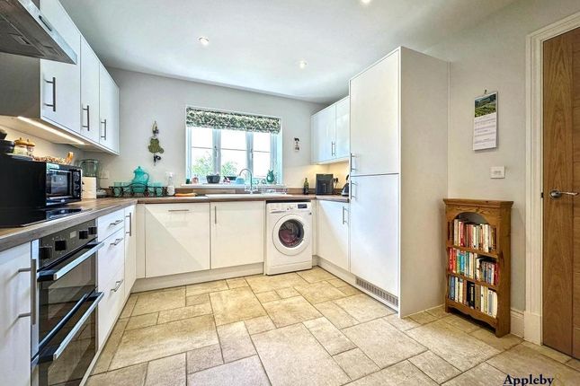 7, Merrett Court, Melksham photo 4