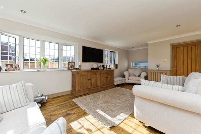 22, Blackmore, Letchworth Garden City photo 3