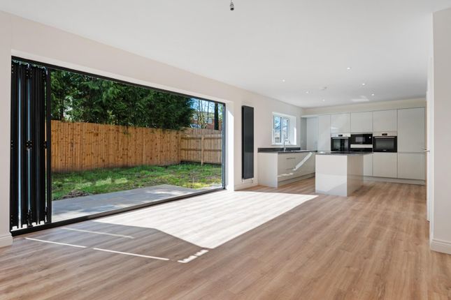 7, Victoria Gardens, Darwen photo 2