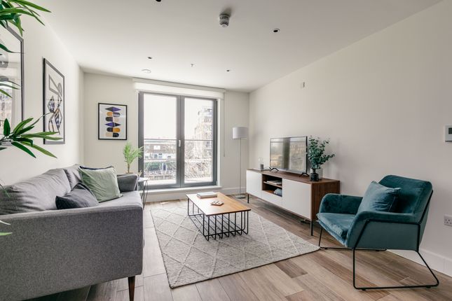Flat to rent in Copperas Street, London