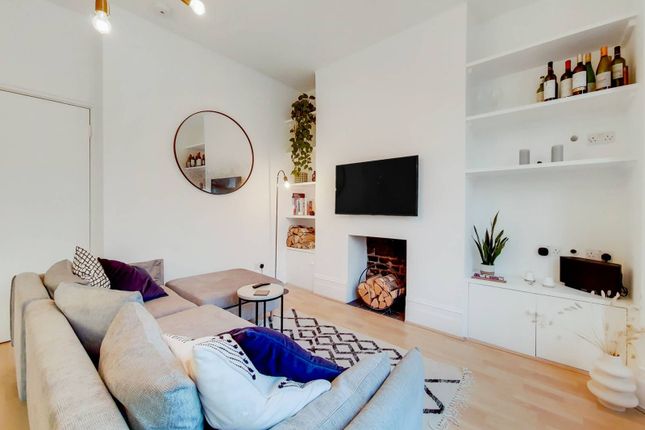 Thumbnail Flat to rent in Calabria Road, Islington, London