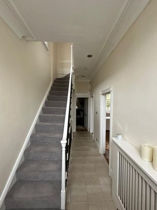 Town house for sale in Circus Road, London