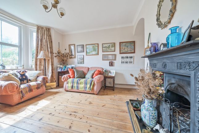 26, Ridgway Road, Farnham photo 2