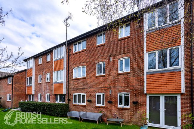 24, Atterbury Close, Kent photo 2