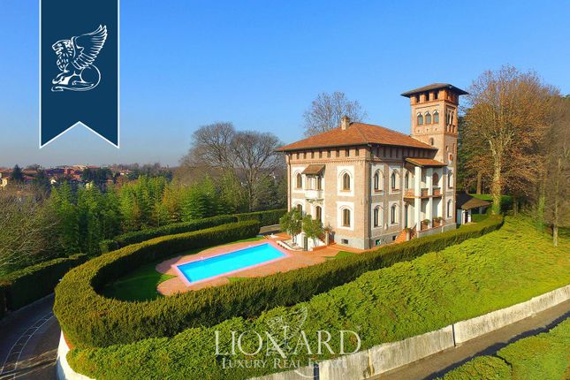 Villa for sale in Cesano Maderno, Monza E Brianza, Lombardia