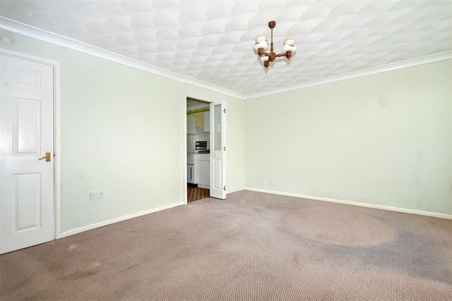 2, Biscay Avenue, Eastbourne photo 5