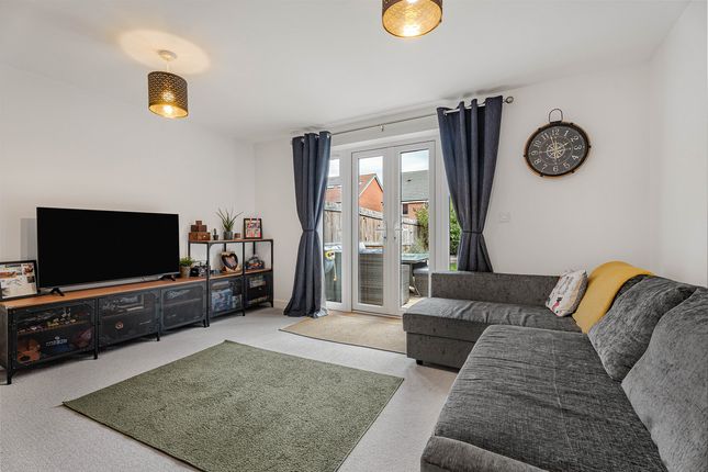 41, Goldcrest Gardens, Didcot photo 4