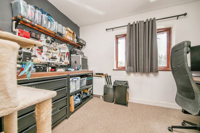 Flat for sale in Acer Grove, Ipswich