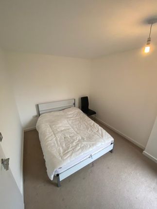 25 Eden Apartments, Glengarnock Avenue, London photo 2