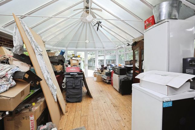 Jay Cottage, Green Hedges Avenue, East Grinstead photo 4