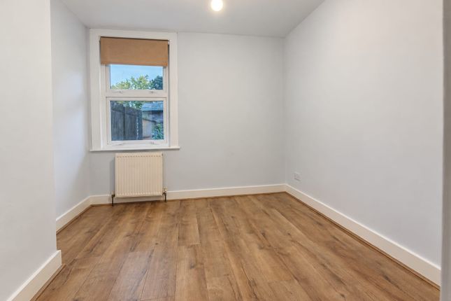 Putney Road, Enfield photo 3