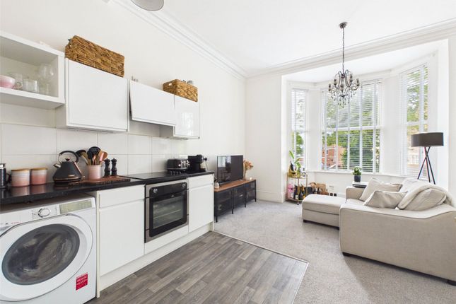 9B, Alexandra Road, Gloucestershire photo 3