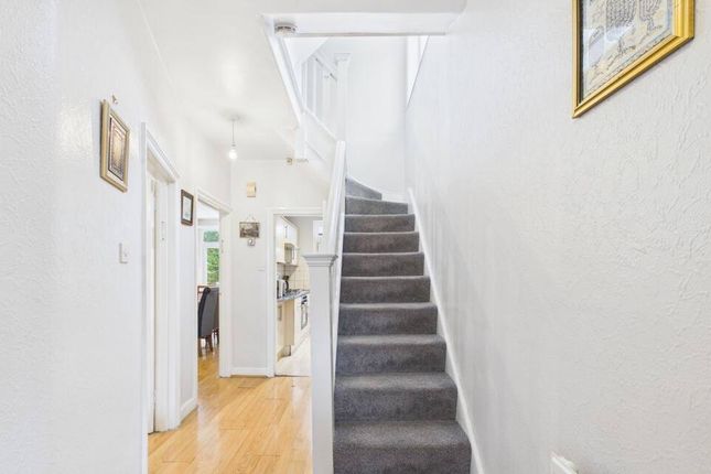 25, Garrick Avenue, Golders Green photo 2