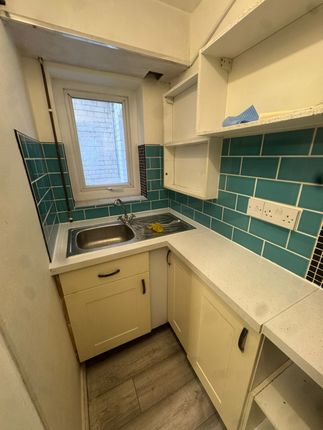 92 The Strand, Basement Flat, STOKE-ON-TRENT photo 5