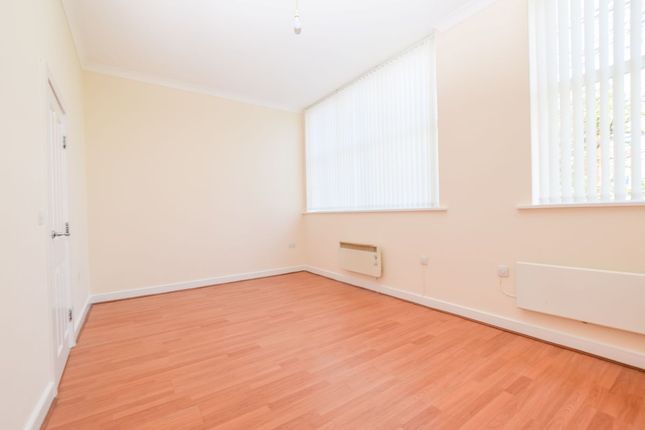 Apartment 8 Cambridge Court, Ellesmere Port photo 5