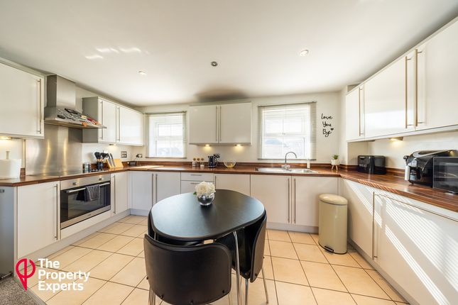 78, Cirrus Drive, Reading photo 4