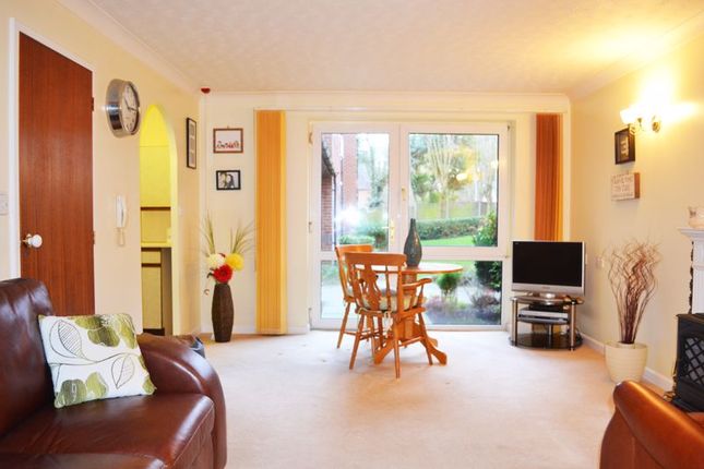 1 Bed Flat For Sale In Leicester Road Market Harborough Le16 Zoopla