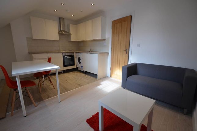 2 bedroom flats to let in le2 - primelocation