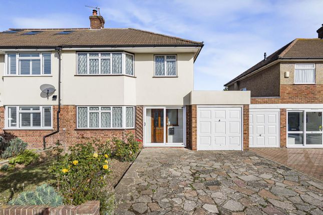 3-bed house on 19, Ravenswood, Bexley, £525,000