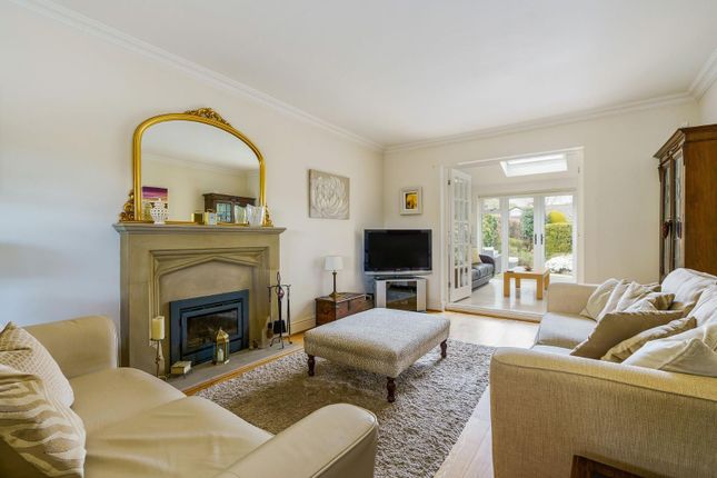 30, Hawksworth Lane, Leeds photo 3