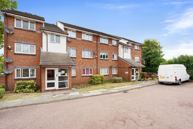 Thumbnail Flat for sale in Garrison Close, Shooters Hill, London