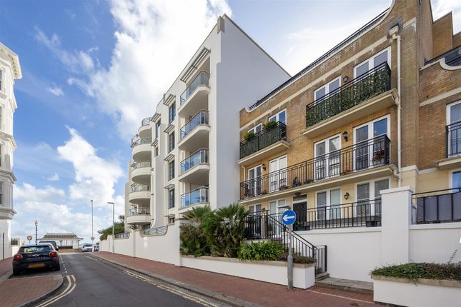 Steyne Gardens, Warnes 60-020 (1).Jpg